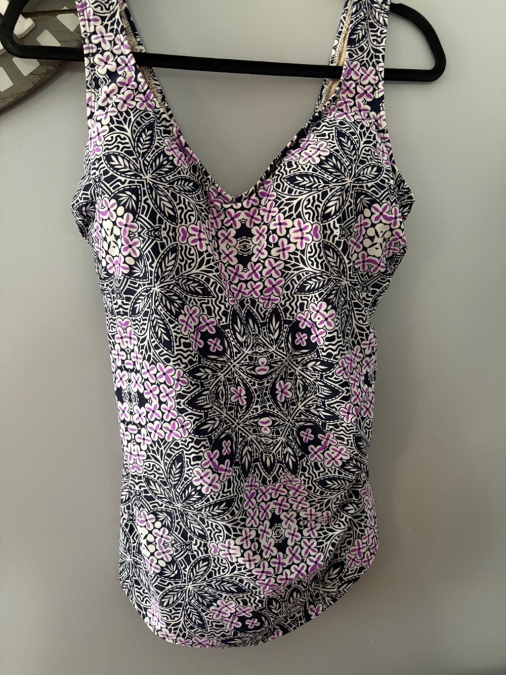 Swimsuits For All Black, White & Lilac Floral V-Neck Tank